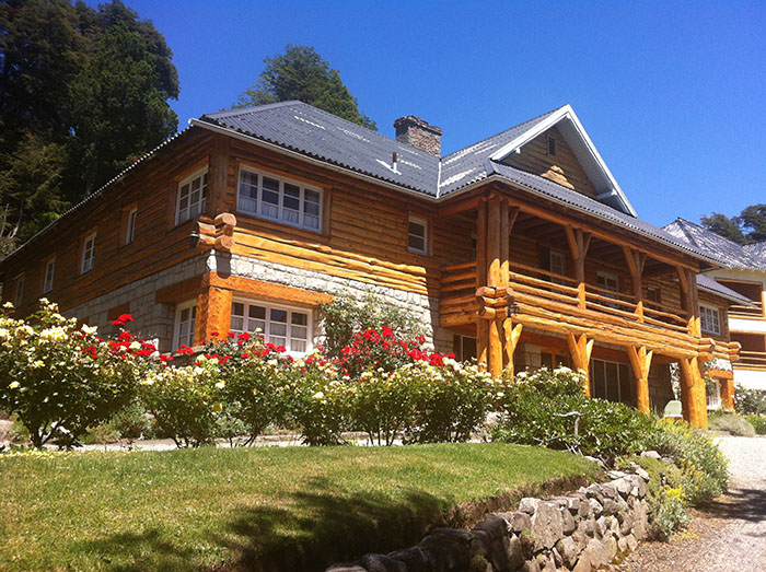 Foxy and the Fox Hotel Tronador