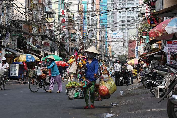 Foxy_Fox_Saigon_BusyStreet