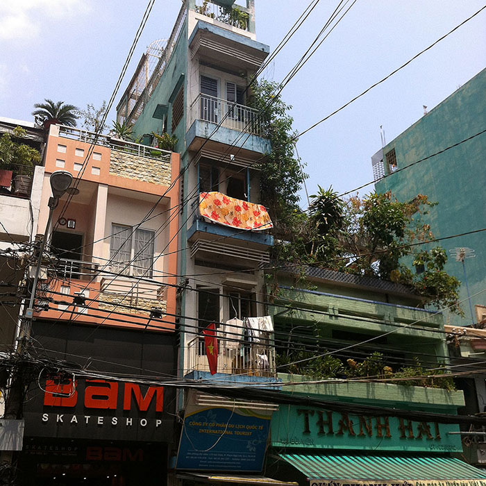 Foxy_Fox_Saigon_SkinnyBuilding